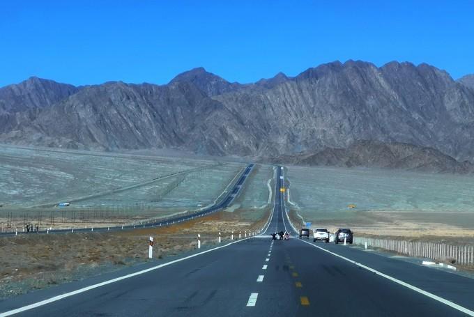 青海，大自然的调色板与历史的印记交汇之地
